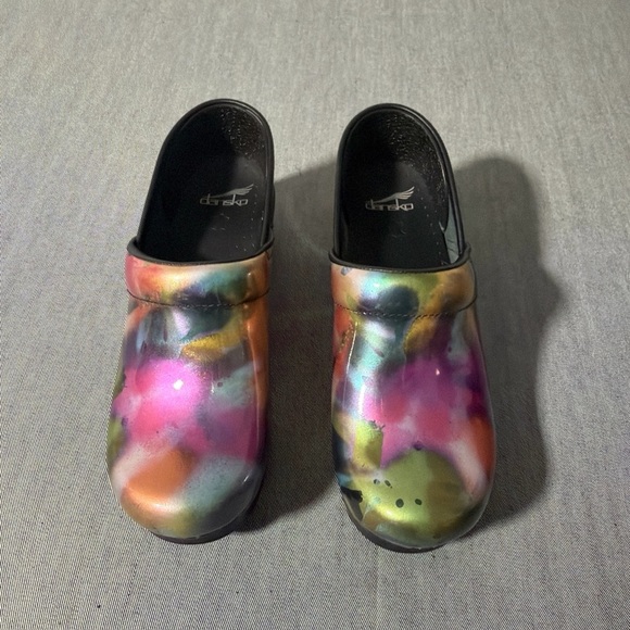 Dansko Shoes - DANSKO WOMEN'S PROFESSIONAL PATENT SPRAY PAINT Clog Siz 39 EU Slip Resistant M-1